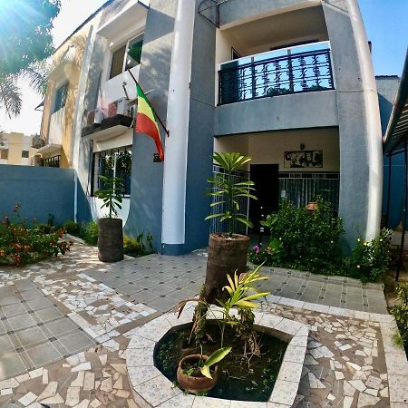 Ker Adja Apartment Ziguinchor Exterior photo
